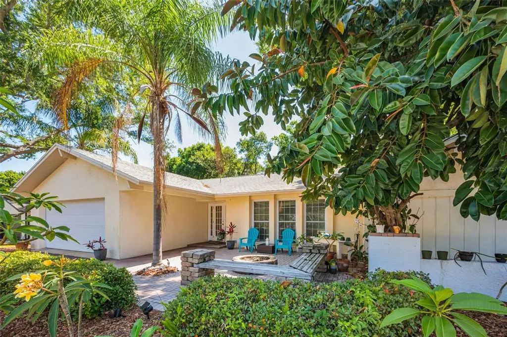 520 Sandy Hook Road, PALM HARBOR