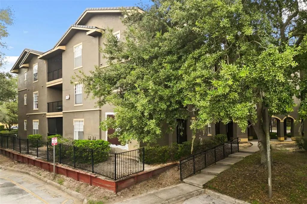 126 Vista Verdi Circle 300, LAKE MARY