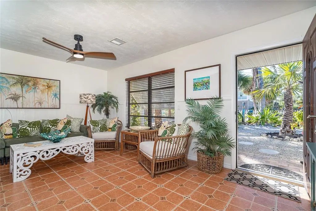 Gulf Shores Realty: 10 3c61e092ccb7b2db61083596b0a9cbf3 l