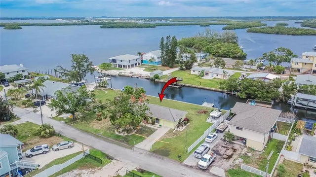 814 Seabreeze Drive, RUSKIN