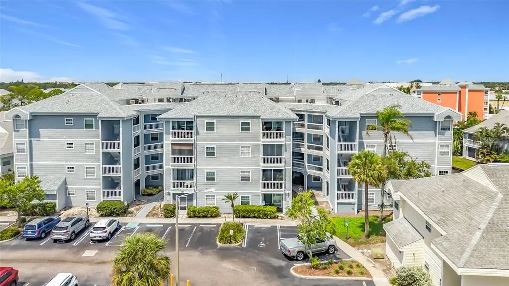 6810 Stones Throw Circle N 13302, ST. PETERSBURG