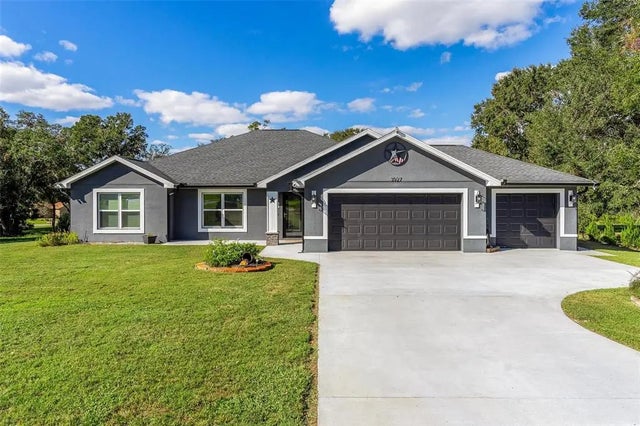 3927 Oak Pointe Drive, LADY LAKE