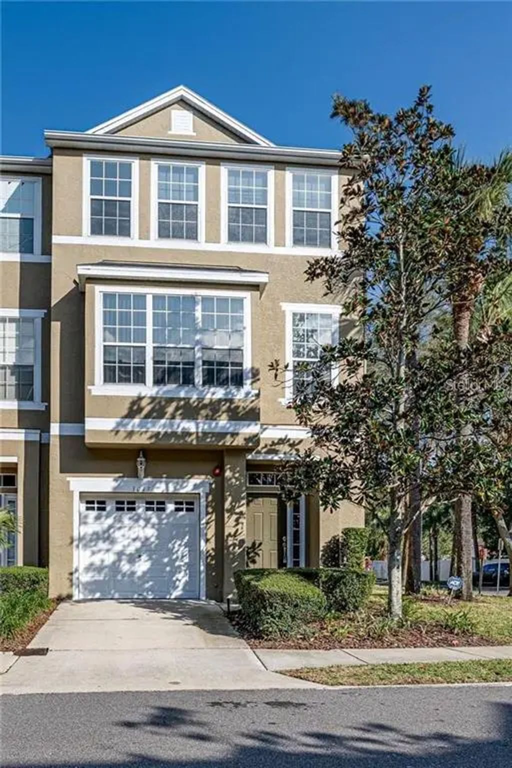 3043 Pointeview Drive, TAMPA