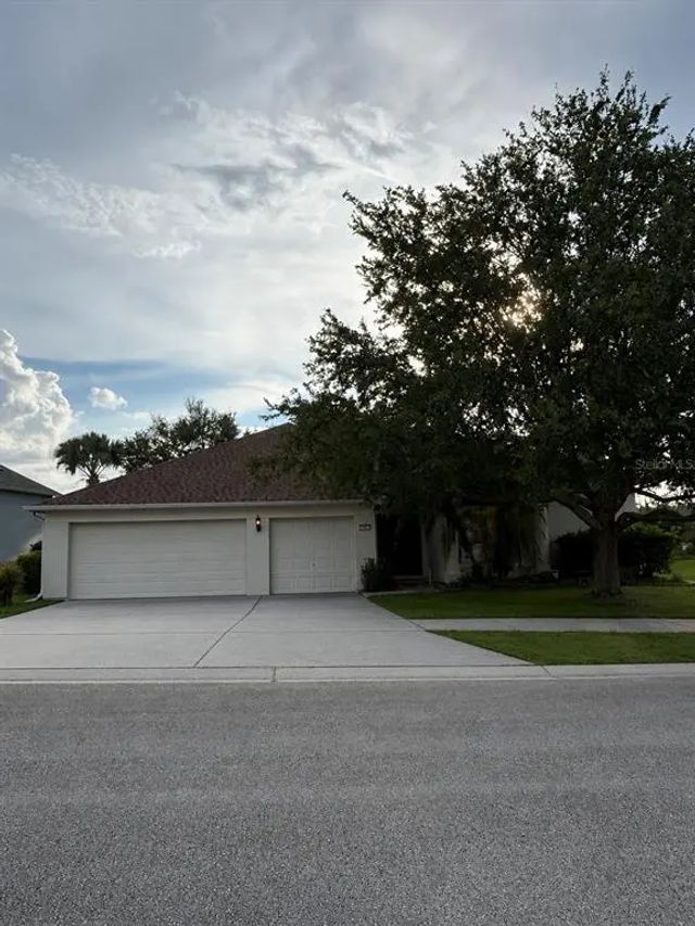 602 Hernando Place, CLERMONT