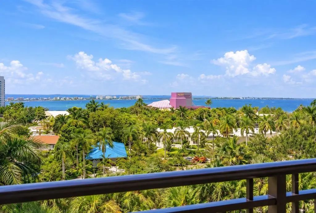 750 N Tamiami Trail 517, SARASOTA