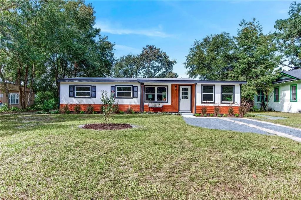 2426 S Laurel Avenue, SANFORD