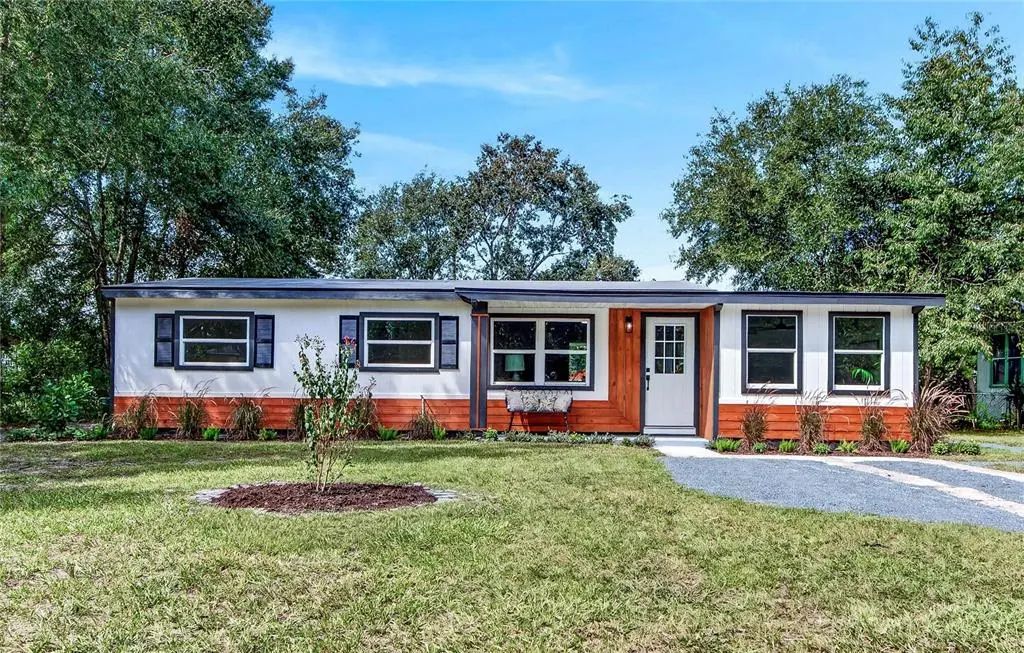 2426 S Laurel Avenue, SANFORD