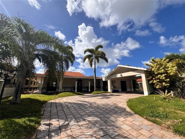 350 Caminos Los Lirios, GURABO