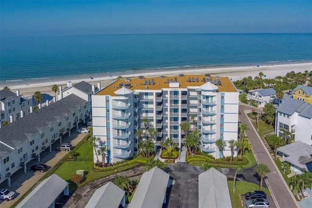 17980 Gulf Boulevard 402, REDINGTON SHORES