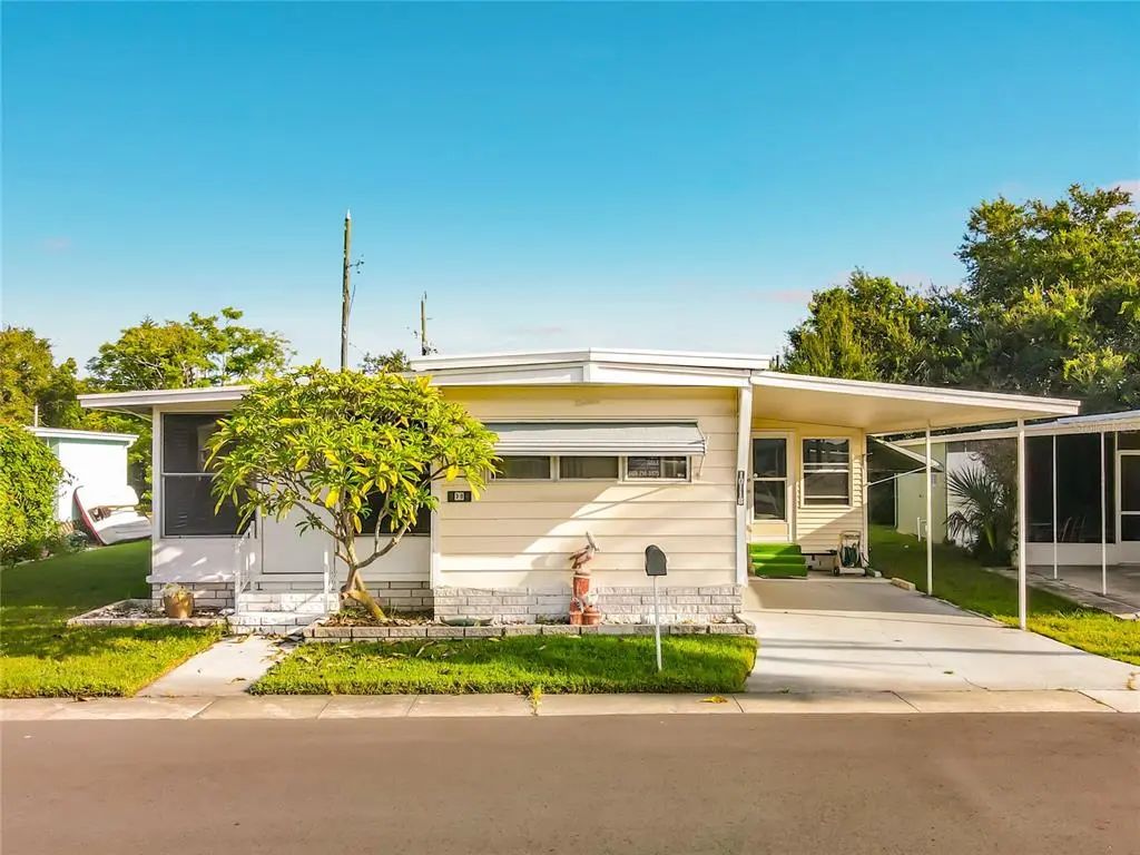 10118 N Lake Drive 30, LARGO