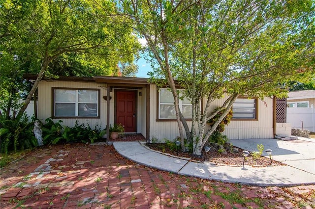 107 Emerald Lane, LARGO