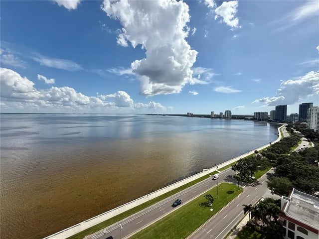 2413 Bayshore Boulevard 1805, TAMPA