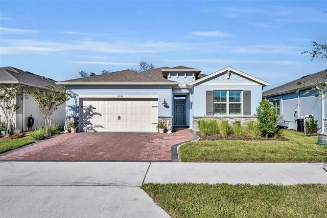 17590 Blazing Star Circle, CLERMONT