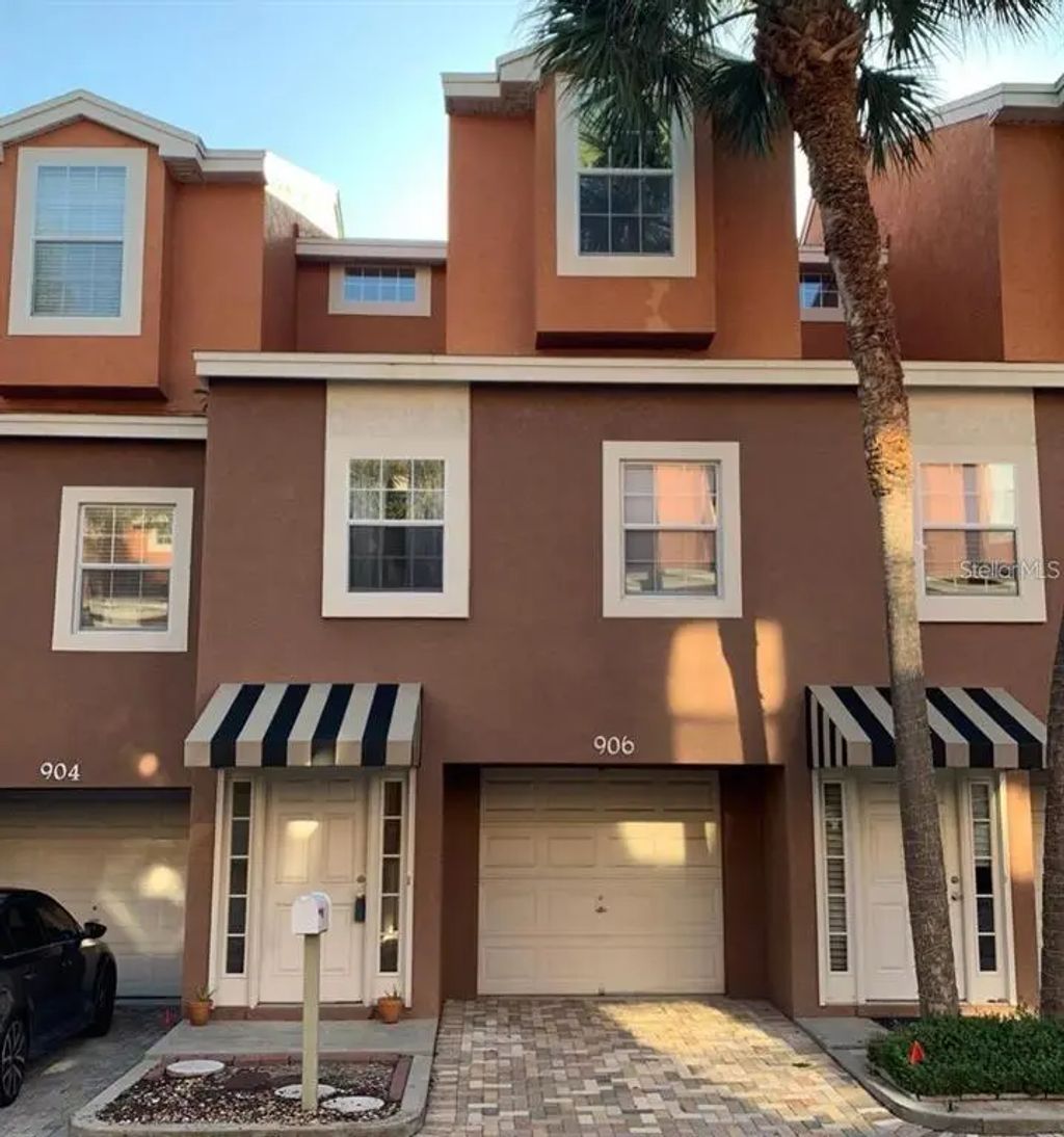 906 Laura Street, CLEARWATER