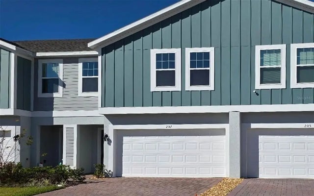 207 Glass Onion Drive, GROVELAND