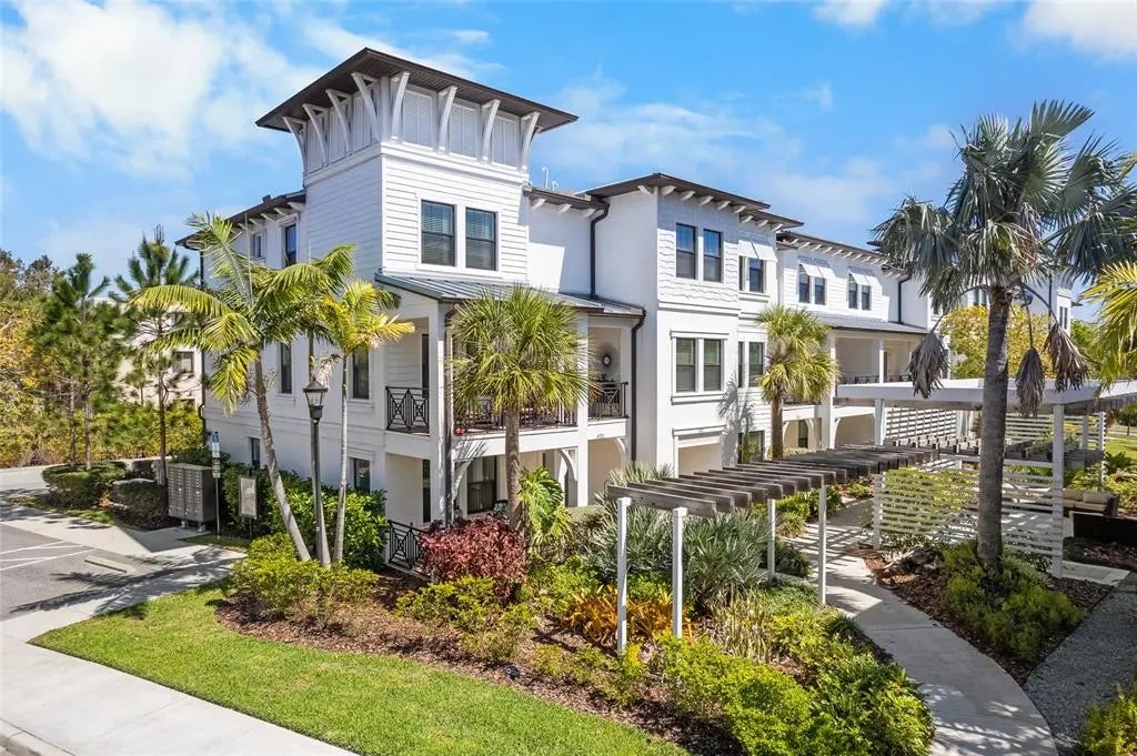 4921 W Paul Avenue 8, TAMPA