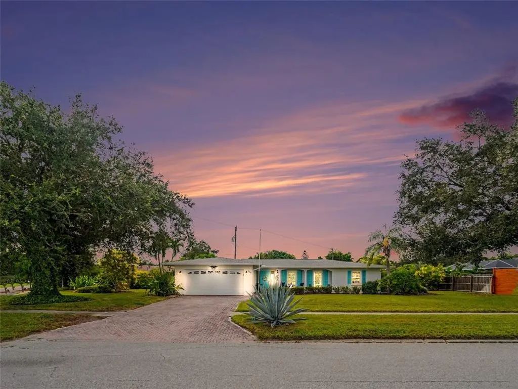 1110 De Narvez Avenue, BRADENTON
