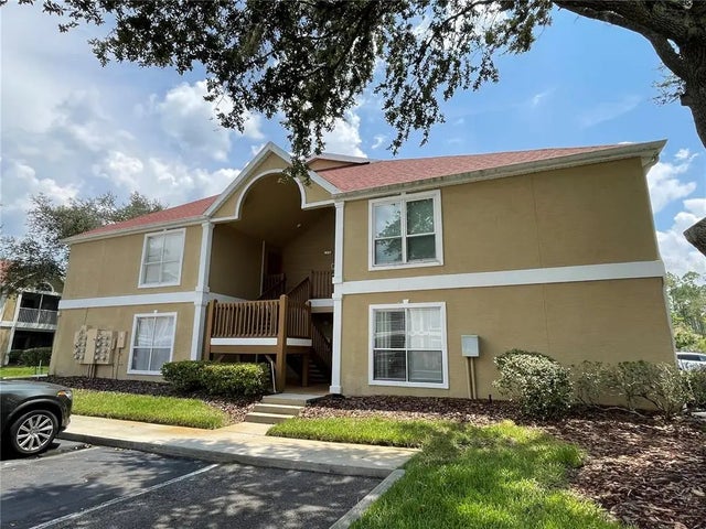9481 Highland Oak Drive 1402, TAMPA