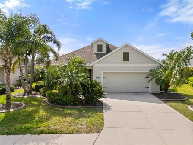 11742 Forest Park Circle, BRADENTON