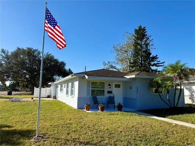 700 74th Avenue N, ST PETERSBURG