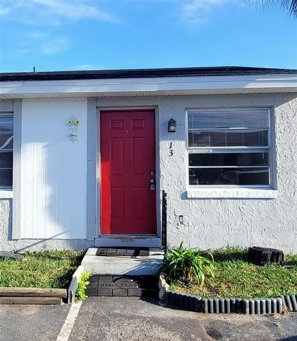 13 Lake Villa Way, KISSIMMEE