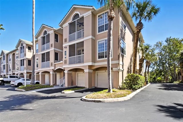 2212 Bay Club Circle 2212, TAMPA