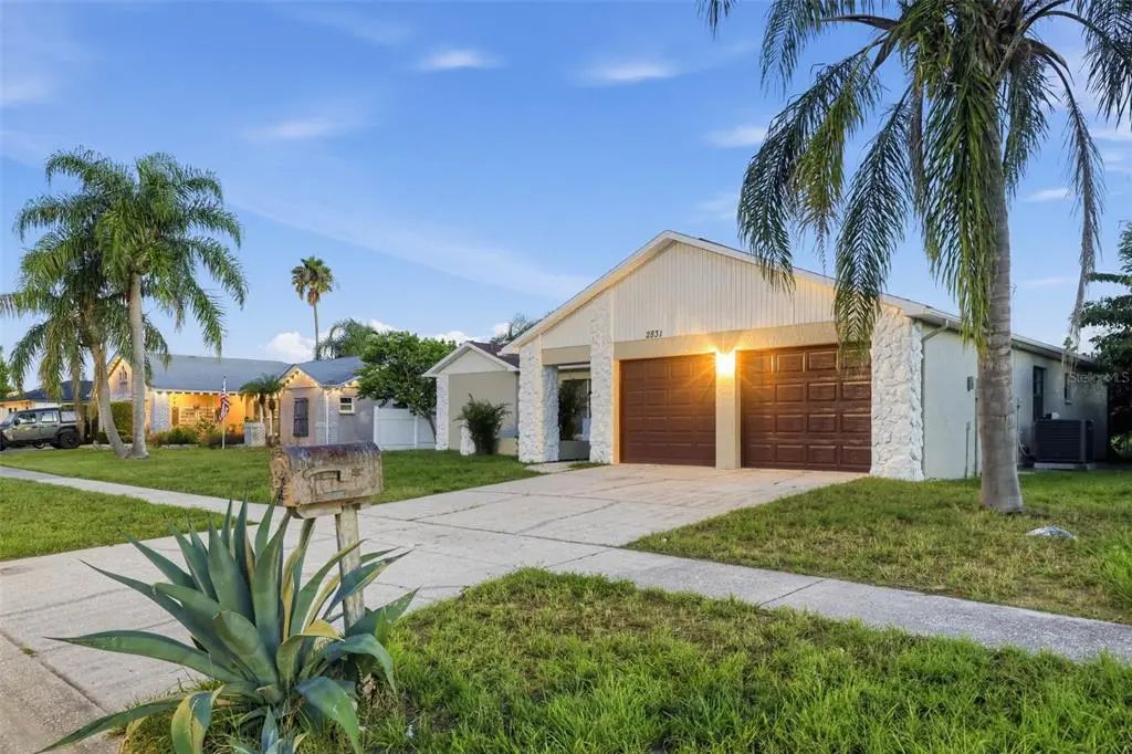2831 Blossom Lake, HOLIDAY