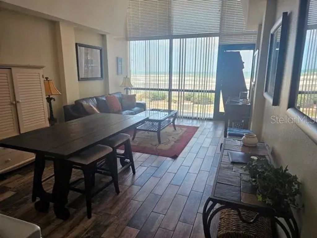1909 S Atlantic Avenue 102, DAYTONA BEACH