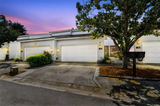 114 W Targa Court, TAMPA