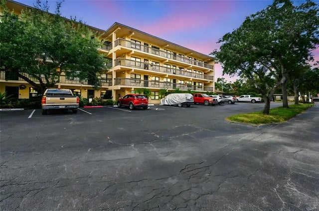 515 30th Avenue W H210, BRADENTON