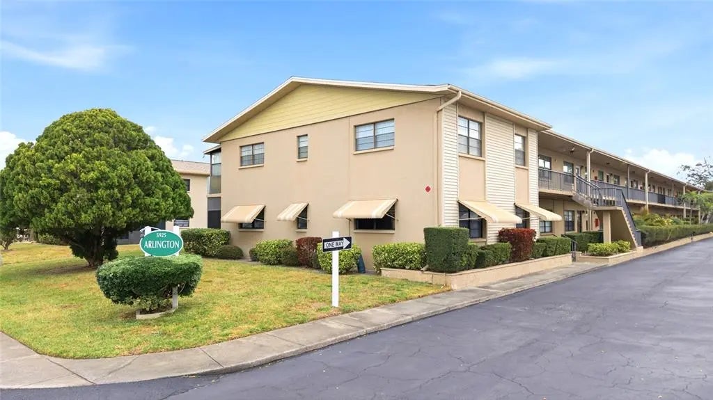 5925 Terrace Park Drive N 210, ST PETERSBURG