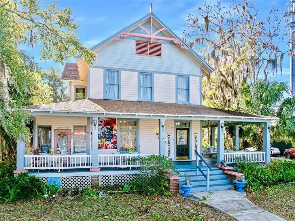 228 W Howry Avenue, DELAND