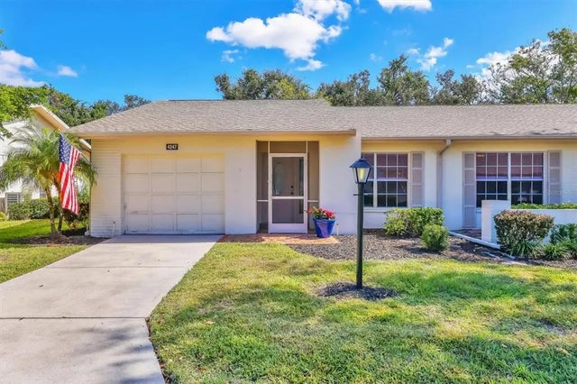 4247 Oakhurst Circle E 3033, SARASOTA