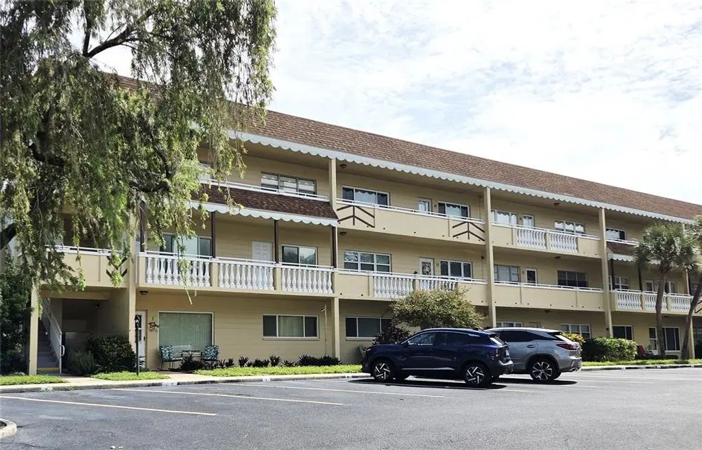 2041 Australia Way W 23, CLEARWATER