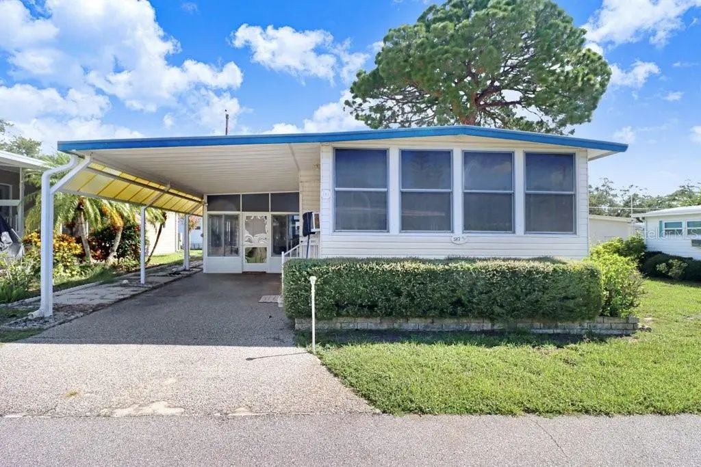 585 Sky Harbor Drive 317, CLEARWATER