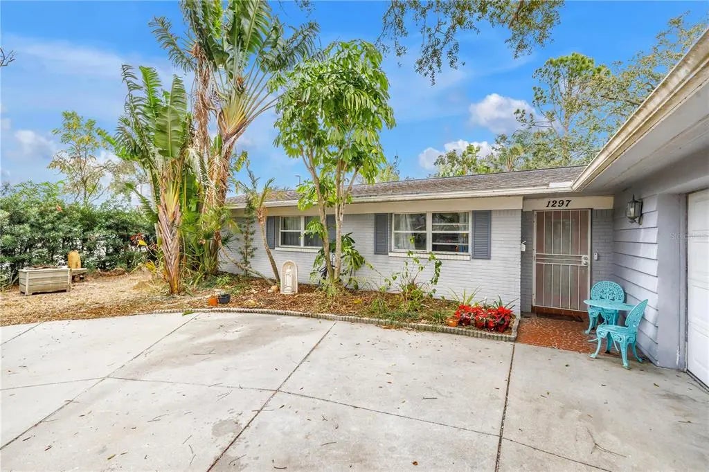 1297 Eden Isle Boulevard Ne, ST PETERSBURG