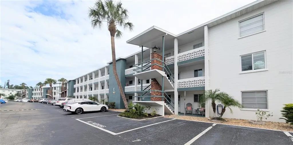 1839 Sunny Drive E36, BRADENTON