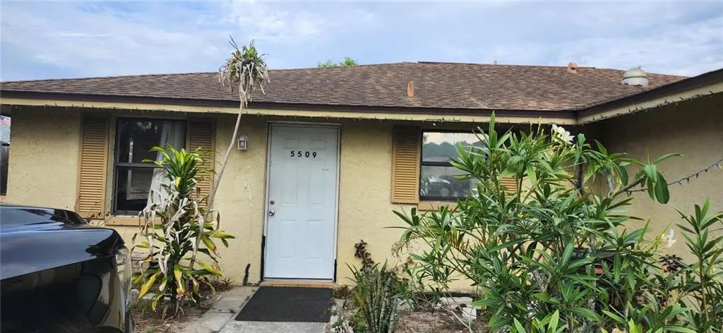 5509 Riddle Road, HOLIDAY