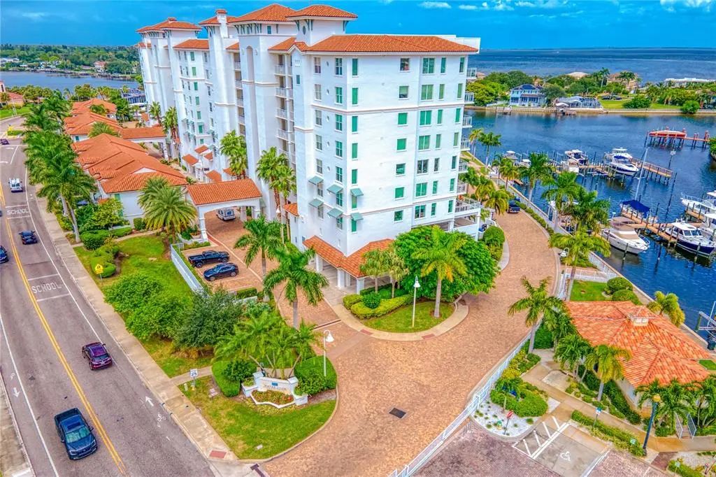 1325 Snell Isle Boulevard Ne 902, ST. PETERSBURG