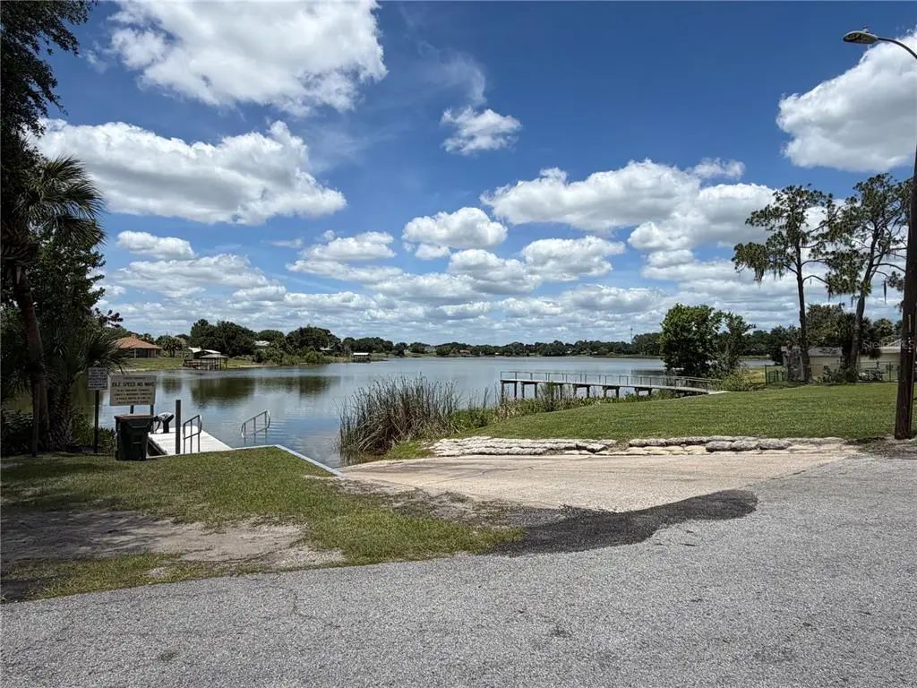 Lakeview Street, UMATILLA