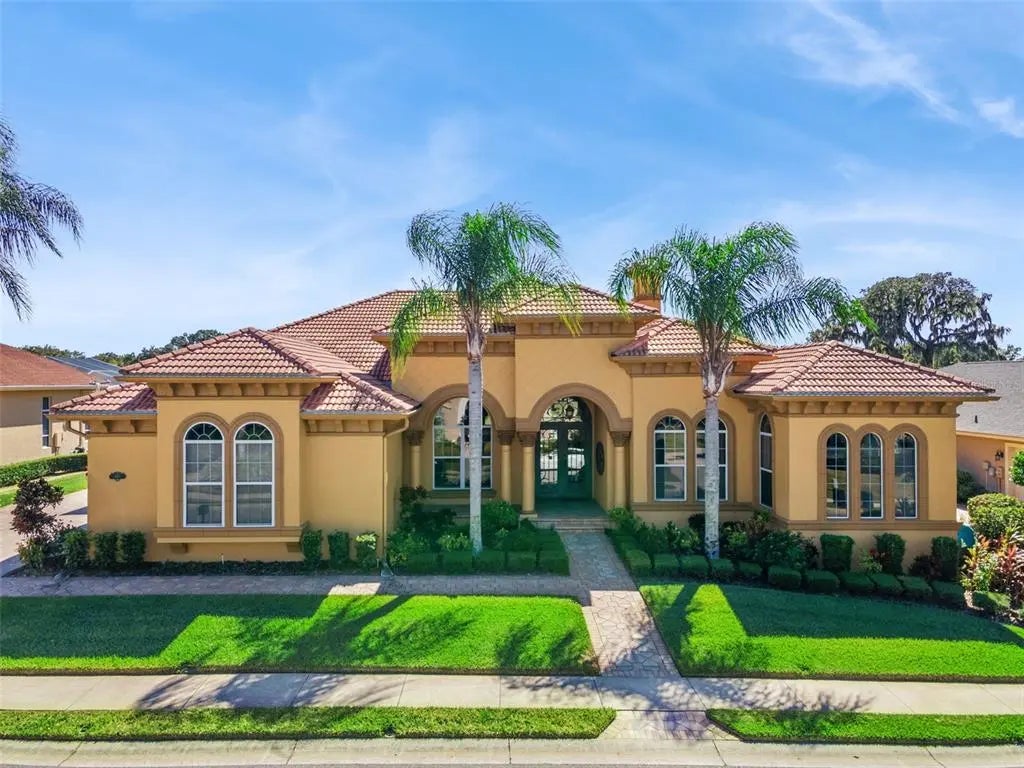 685 Whisper Woods Drive, LAKELAND