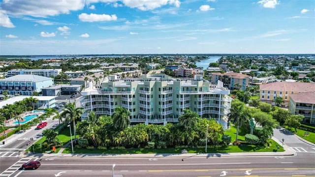 11605 Gulf Boulevard 408, TREASURE ISLAND