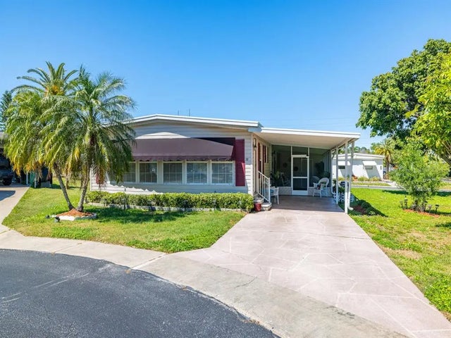 32 Palm Forest Drive, LARGO