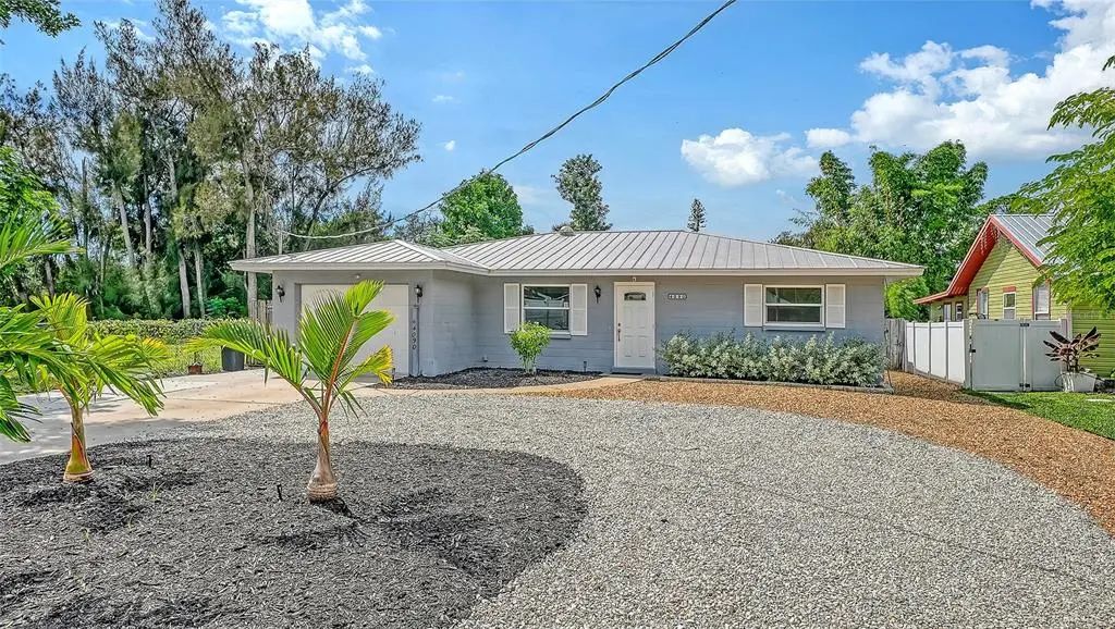 4090 Groveland Avenue, SARASOTA