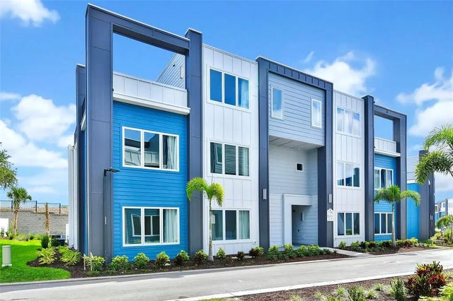 7740 Sandy Ridge Drive 121, REUNION