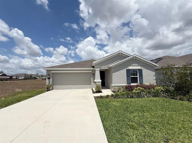 945 Laurel View Way, GROVELAND