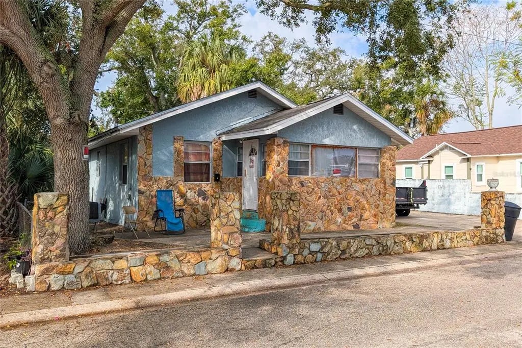 2011 Auburn Street S, ST PETERSBURG