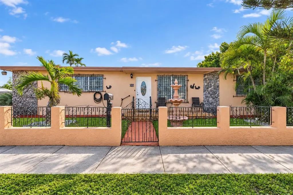 500 E 40th Street, HIALEAH
