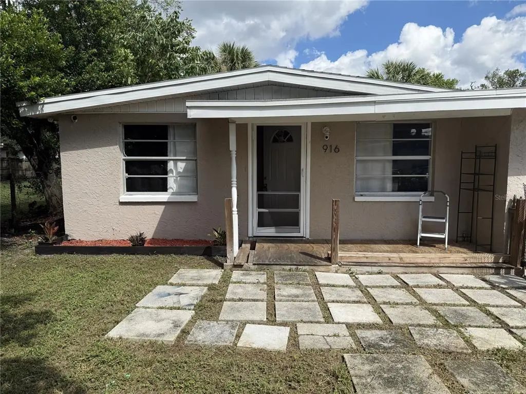 916 E 123rd Avenue, TAMPA
