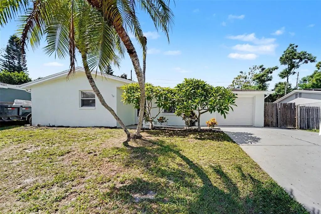 1539 Plum Tree Road, HOLIDAY